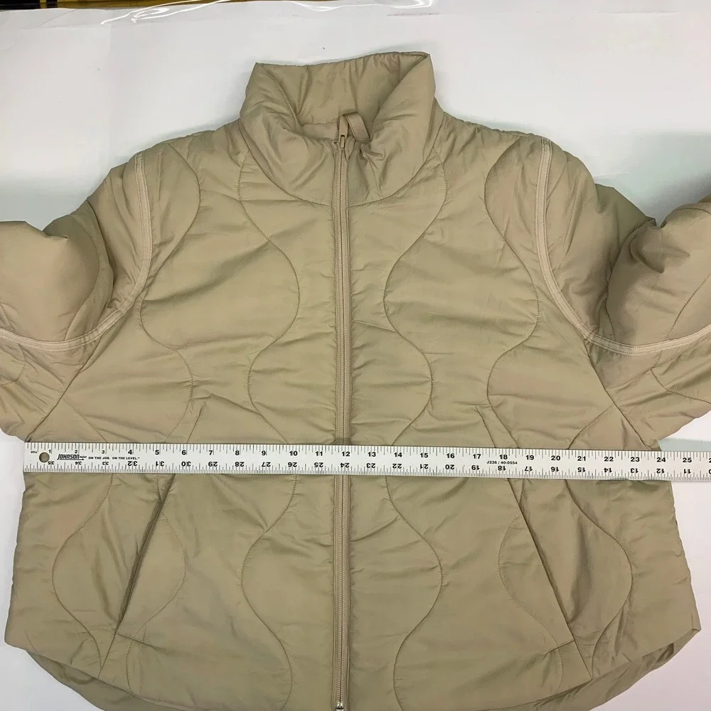 Lululemon Women's Quilted‎ Light Insulation Reversible Cropped Jacket Size 14